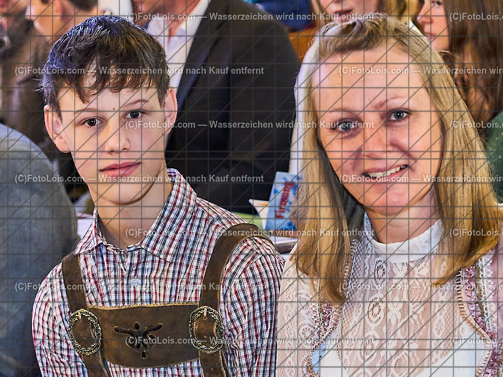 ALP0574_PfarrFirmung Wieselburg_Firmling-PateIn | (C)FotoLois.com, Alois Spandl, Firmung in der Pfarrkirche Wieselburg mit Generalvikar Dr. Christoph Weiss, Dechant Pfarrer Daniel Kostrzycki und Monignore Franz Dammerer, Sa 15. Juni 2024.