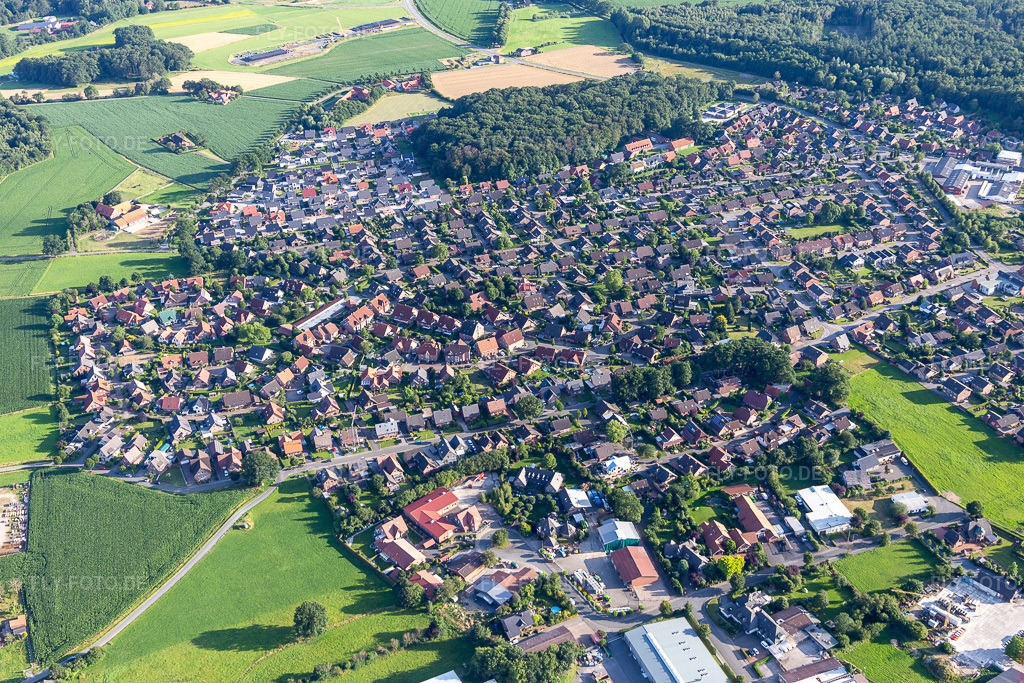 Luftbild: Ortsansicht aus Norden im Ortsteil Velen-Dorf in Velen im Bundesland Nordrhein-Westfalen in Deutschland. Foto: IMG_007957.jpg vom 12.07.2020 durch Werner Riehm/FLY-FOTO.de
