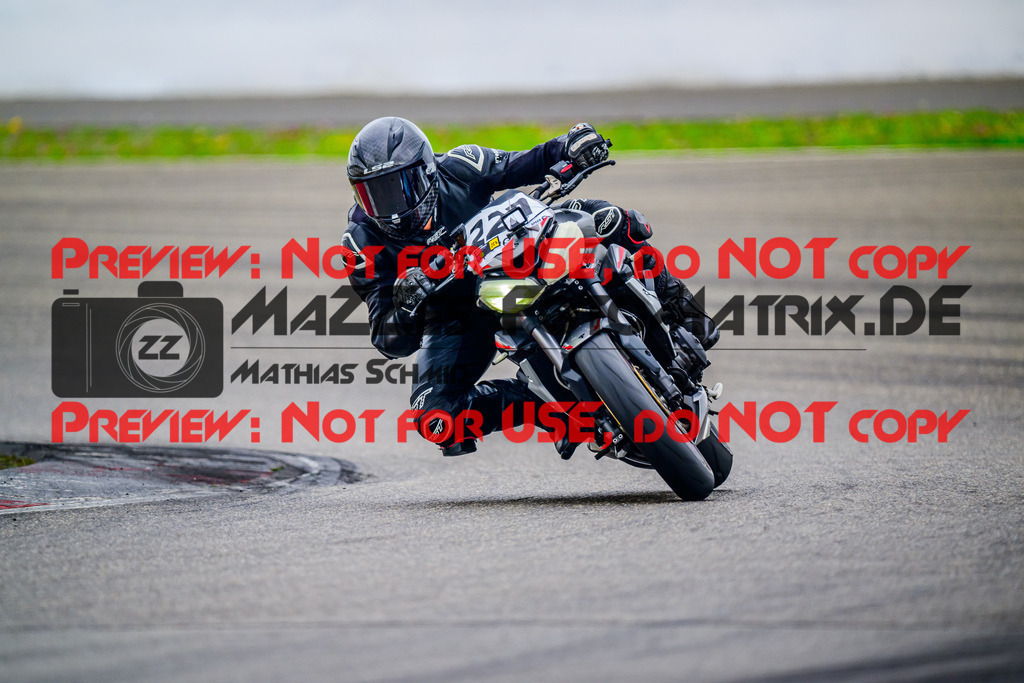 MaZZes_FotoMatrix_240717_6007705_3460 | GELB