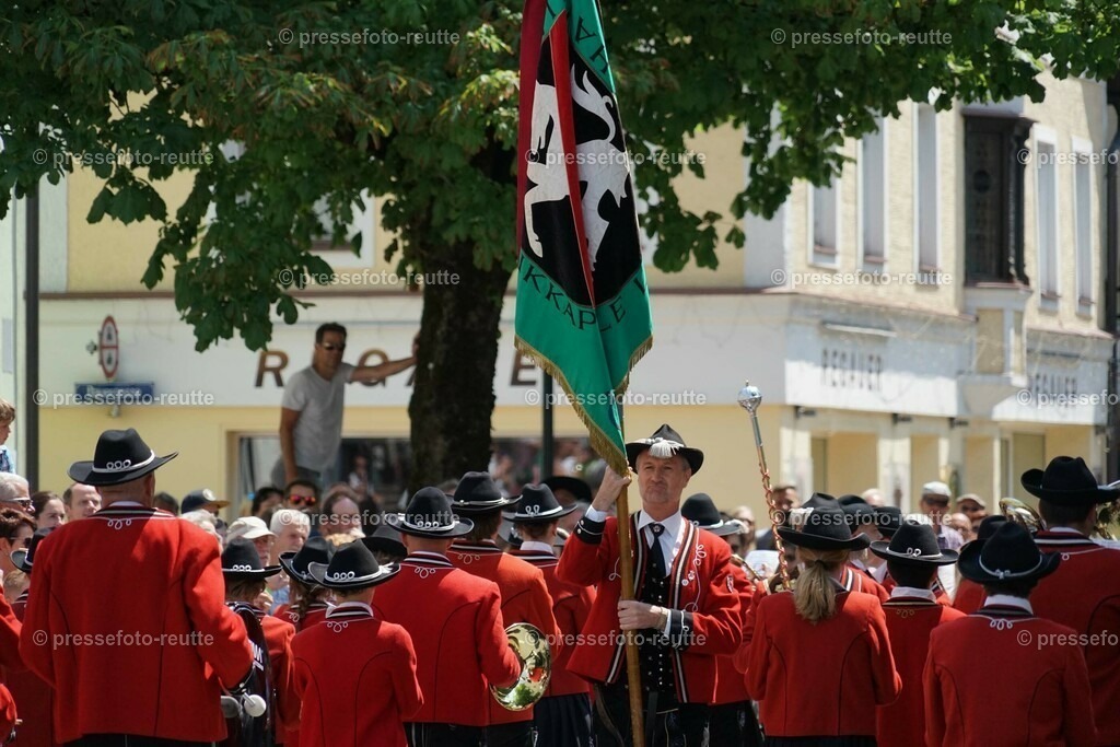 35-LECHASCHAU2-Bundesmusikfest-2023-Juni16-Reutte-DSC06838 | Info aus dem Bezirk Reutte/Ausserfern Tirol sowie eine umfangreiche Bilddatenbank über die gesamte Region: Lechtal, Talkessel Reutte, Tannheimertal, Zwischentoren. Lech, Plansee, Zugspitze, Grenztunnel, B179, Fernpassstraße, Verkehr, Lawinen, Tradition, - Realisiert mit Pictrs.com