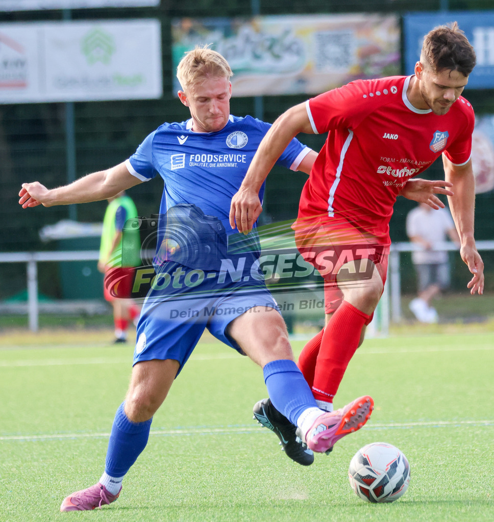 TuS Bardüttingdorf - TuRa Löhne | Auf dem Bild zu sehen: blau SV Löhne-Obernbeck: Max-Julius Klipker ; rot SG FA Herringhausen/Eickum: Marvin HoffmeierSV Löhne-Obernbeck, SG FA Herringhausen/Eickum, Saison 26/27, Fistelmann SuperCup - Realisiert mit Pictrs.com