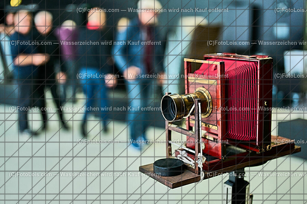 ALP9074_Linz_ARS-Elektr_MH_Nassplattenfotografie_Kamera | (C)FotoLois.com, Alois Spandl, Linz an der Donau - ARS Elektronica Center, Multimediashow über Nassplattenfotografie von Markus Hofstätter, Fr 13. Oktober 2023.