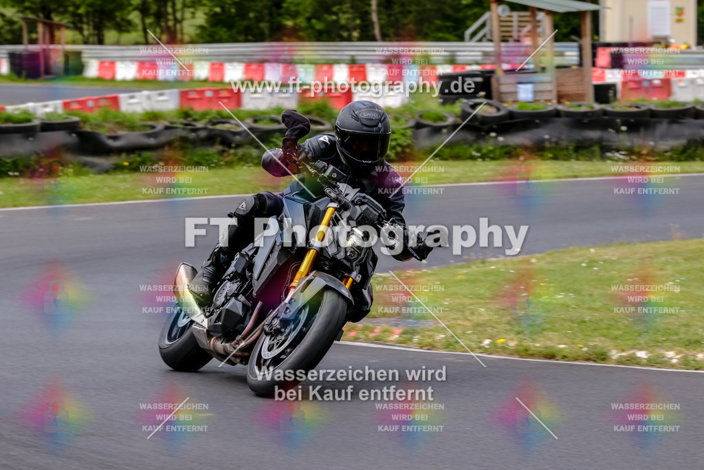 MotoTeamVBK-20905 | Hier findet Ihr Bilder von Touristenfahrten auf der Nürburgring Nordschleife oder von anderen Veranstaltungen die ich besucht habe. Viel Spass beim Durch Schauen 