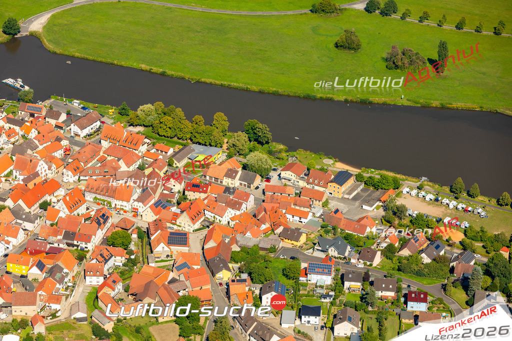 Das Luftbild zeigt : Kembachstraße Wipfeld - Die Luftaufnahme wurde 2023 vom UL-Flugzeug aus erstellt ( keine Drohne ) - Hochauflösende Luftaufnahme - Für grossformatige Ausdrucke geeignet. Die Geschenkidee !Mit Lizenz und Bildrechte bestellbar