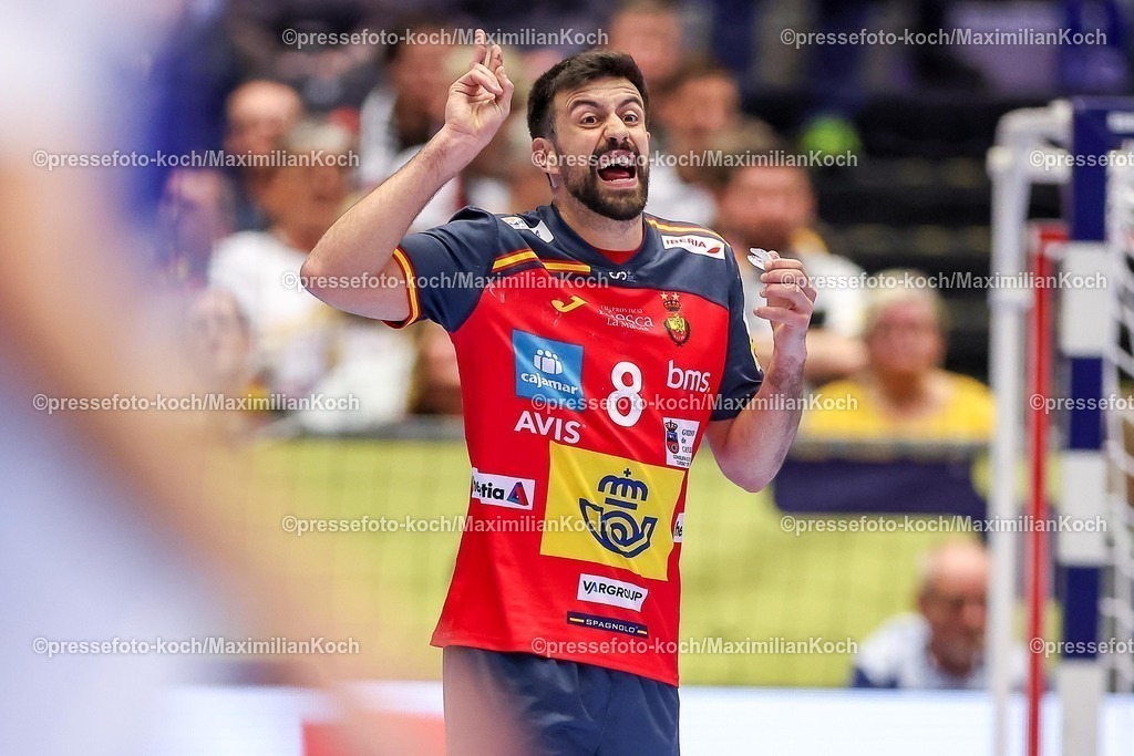 EHF15012601105 | 15.01.2026, Handball, Men's EHF EURO 2026, Spanien - Serbien, Jyske Bank Boxen in Herning, Dänemark, Preliminary Round:  Agustin Casado Marcelo (Espania #08) gestikulierend auf dem Spielfeld  