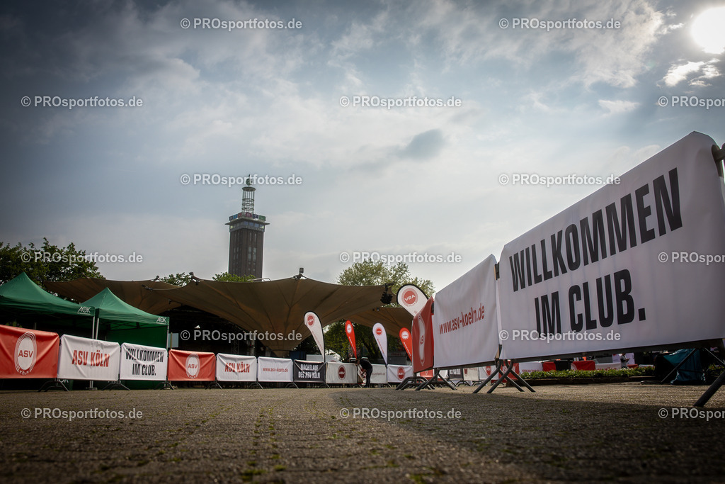 21. ASV Nachtlauf; Koeln, 08.05.24 | Impressionen vom 21. ASV Nachtlauf am 08.05.24 am Tanzbrunnen in Koeln. Foto: BEAUTIFUL SPORTS/Axel Kohring