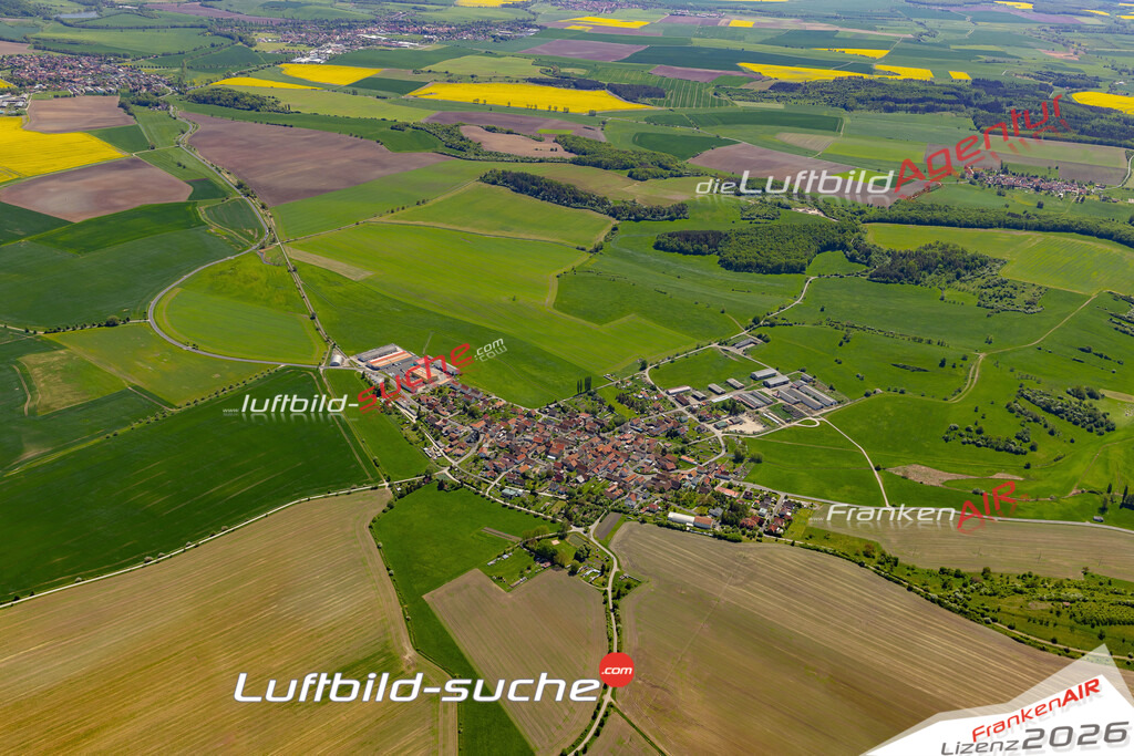 Die Luftaufnahme Westenfeld - Römhild wurde 2022 vom Flugzeug aus (keine Drohne) erstellt. Hohe Auflösung -für große Poster und Wandbilder geeignet - Garantiert!