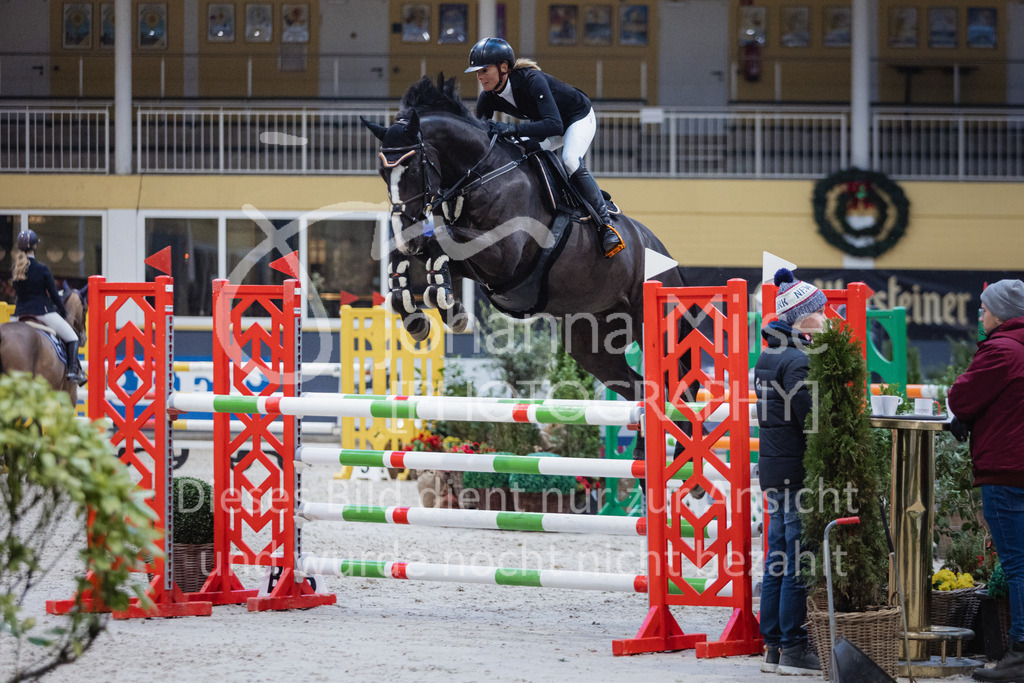 221216_Warstein_SprPfM-228 | Deine schönsten Turniermomente als professionelle Fotos! Entdecke hochwertige Pferdesport-Fotografie im Online-Shop. Jetzt Fotos finden & bestellen!