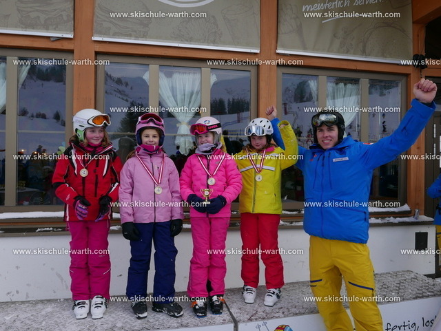 Gruppe Nicolas | Photos von der Skischule Warth - Realisiert mit Pictrs.com