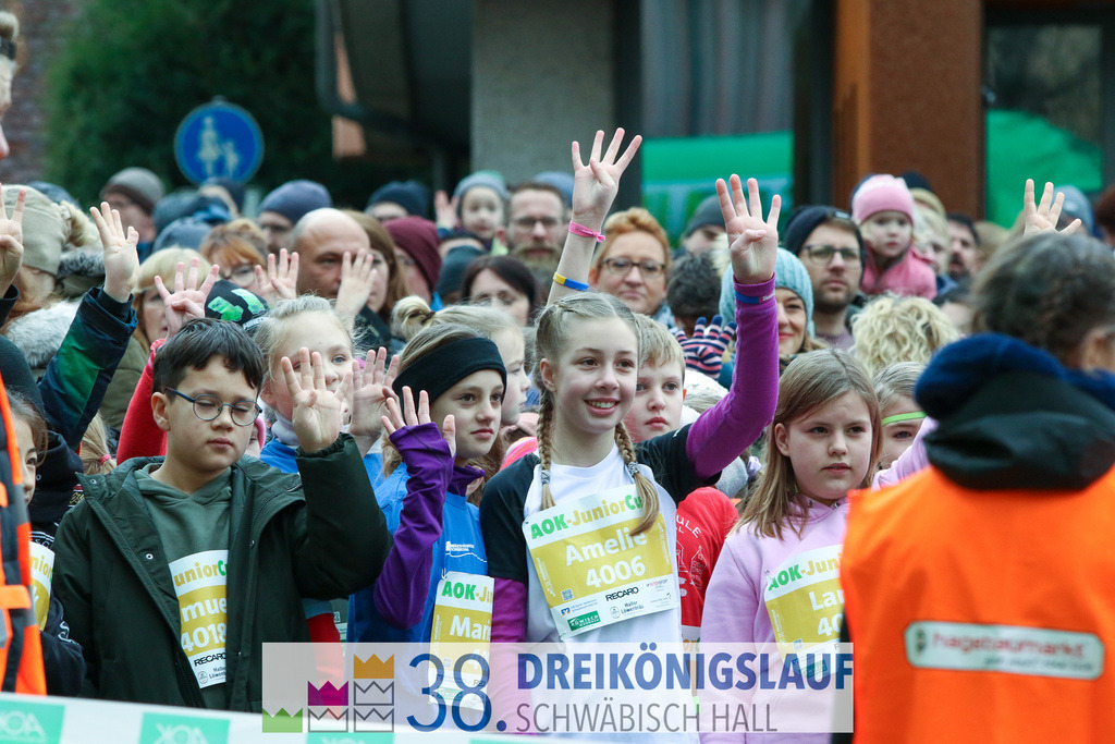 400m AOK Junior Cup | 3 Koenigslauf 2024 400m AOK Junior Cup - Realisiert mit Pictrs.com