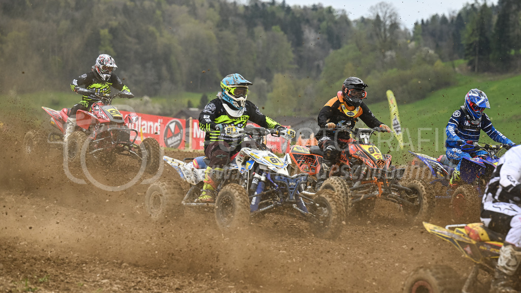 Motocross Schlatt bei Winterthur - 30. April 2023 | #81 Teixeira Domingos aus Gossau (CH) auf Susuki Ltr 450 und #95 Hagenbuch Stefan aus Hilfikon (CH) auf KTM Sxf 450 beim Start in der Kategorie Quad am Motocross Schlatt bei Winterthur, 30. April 2023. 
Instagram: @mx_schlatt | @mc_wila | @sam_schweiz
Bild: Sportfotografie Markus Aeschimann | www.markus-aeschimann.ch - Realisiert mit Pictrs.com