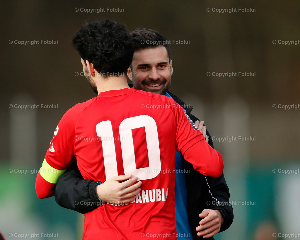 A_LUI_28032026_35 | SPORT,FUSSBALL, LT1 OOE LIGA ASKOE OEDT 1B-SV ZEBAU BAD ISCHL 28.03.2026 IM BILD: TRAINER MICHAEL WINDISCHHOFER UND KAPITAEN BUNYAMIN KARATAS  (BEIDE OEDT1B) UND (BAD ISCHL) FOTO:FOTLUI 