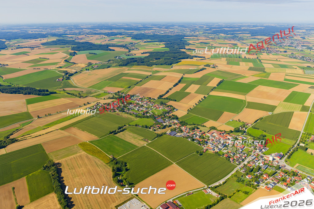 Geschenkidee Hofkirchen bei Laberweinting -Die Luftbildaufnahme wurde 2025 vom UL-Flugzeug heraus erstellt ( keine Drohne ) - Hochauflösende Luftaufnahme -Nicht vergleichbar mit Google Maps oder Satelittenbilder- Die Geschenkidee !Mit Lizenz und Bildrechte bestellbar