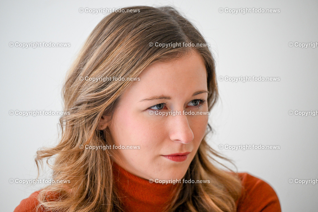 Claudia Plakolm (VP_ Staatssekretaerin)_ 12.04.2024-25 | 12.03.2024, Linz, AUT, Politik im Bild Claudia Plakolm (VP, Staatssekretaerin im Bundeskanzleramt fuer Jugendangelegenheiten und Zivildienstagenden)