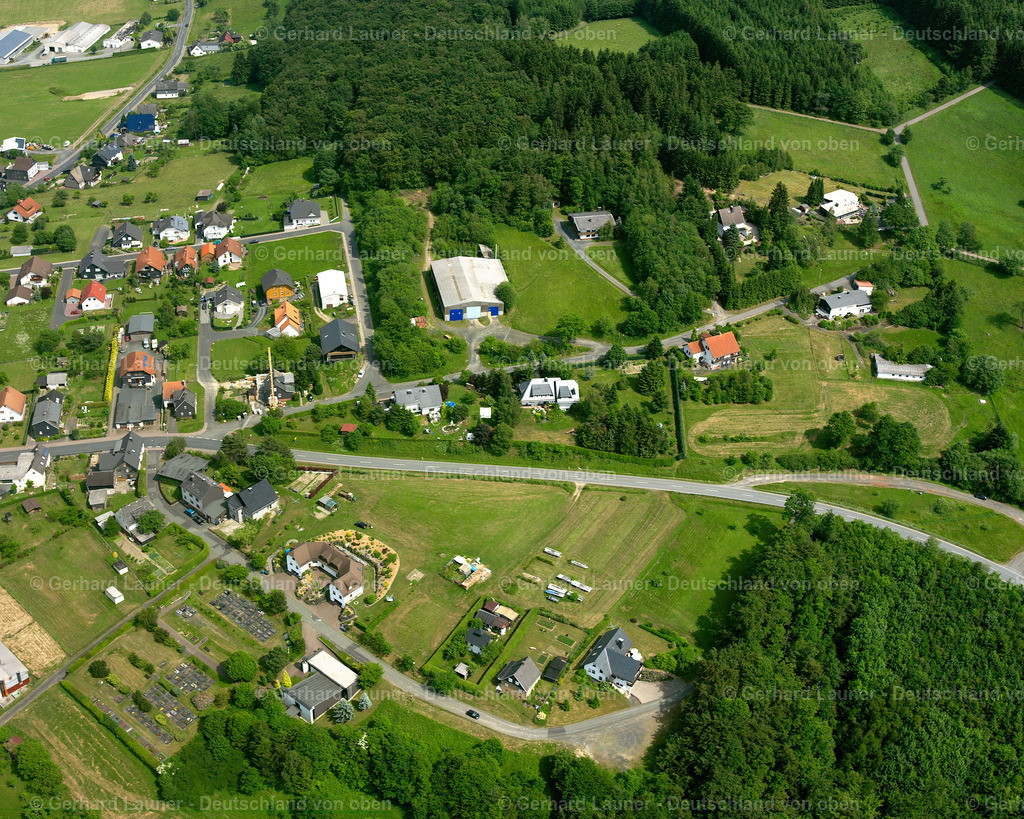 2611075 | ROTH 09.06.2006 Wohngebiet einer Einfamilienhaus- Siedlung  in Roth im Bundesland Hessen, Deutschland // Single-family residential area of settlement  in Roth in the state Hesse, Germany Foto: Gerhard Launer