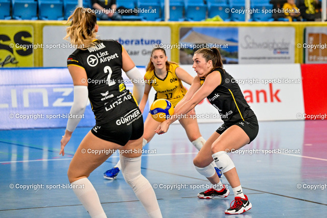 AUT, AVL, Steelvolleys Linz Steg vs PSV Volleyballgemeinschaft Salzburg | 06.01.2024, Sporthauptschule Kleinmuenchen, AUT, AVL, Steelvolleys Linz Steg vs PSV Volleyballgemeinschaft Salzburg, im Bild Brooke Botkin (Linz), Andrea Duvnjak (Linz), Saskia Trathnigg (Linz)


// AVL, Austrian Volley League Match between Steelvolleys Linz Steg vs PSV Volleyballgemeinschaft Salzburg in Linz, Austria on 2023/01/06