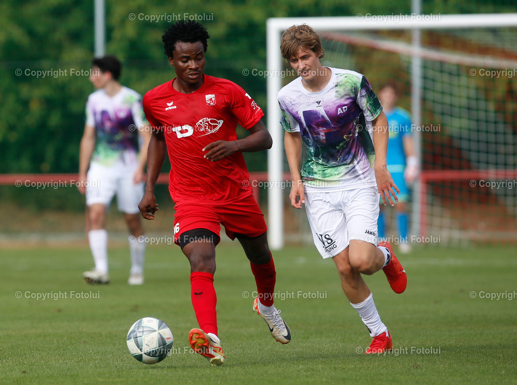 A_LUI_170824_12 | SPORT FUSSBALL LL-OST ASKOE OEDT 1B-ADMIRA LINZ 17.08.2024  IM BILD:  ADAMSON SHARAFA (OEDT) UND RAFAEL PERSCHL (ADMIRA LINZ) FOTO:  FOTOLUI