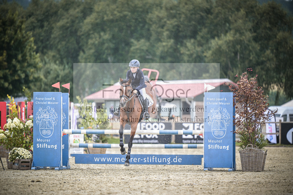 DOS_2100 | Entdecke hochwertige Reitturnierfotos von Foto Oger. Professionell, emotional und authentisch – jetzt Lieblingsmomente im Shop bestellen.Deutschlandweite Turnierfotografie. - Realisiert mit Pictrs.com