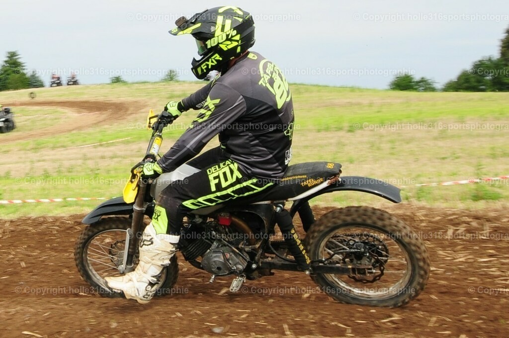 DSC_4877 (2) | Sportfotografie , Motorsport, Motoross, Reitsport, Mointainbike, Enduro,
Landschaft , Outdoor, Eventfotografie, Landschaft, Bilder online bestellen - Realisiert mit Pictrs.com