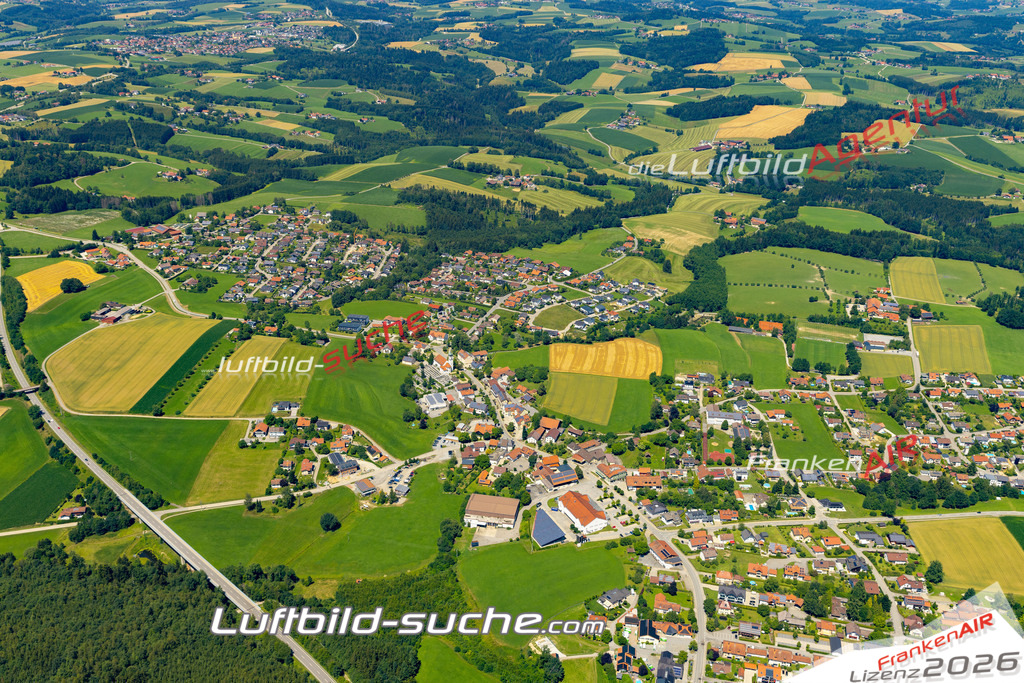 Aktuelles Luftbild von  Ruderting - Die Luftaufnahme wurde 2022 mittels UL-Flugzeug erstellt ( keine Drohne ) - hochauflösende Kamera-Systeme von  Canon -Beste Qualität - Für grossformatige Ausdrucke geeignet. Die Geschenkidee !