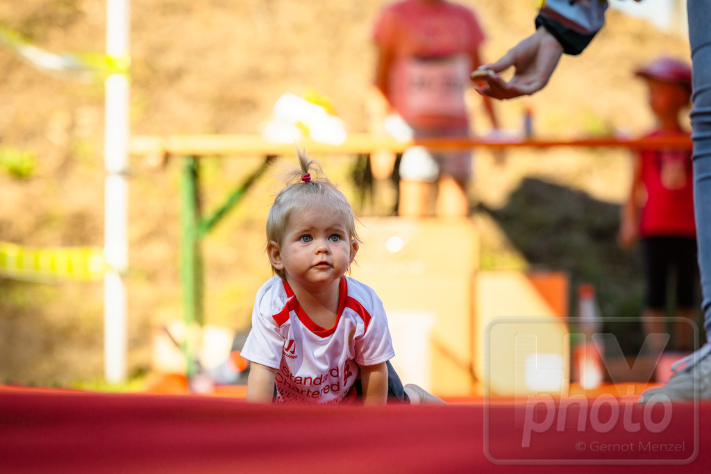 16. Hoywoj-CityLauf im Sportforum Hoyerswerda - 16.09.2023 | 10m VdK-Windel-Flitzer - Realisiert mit Pictrs.com