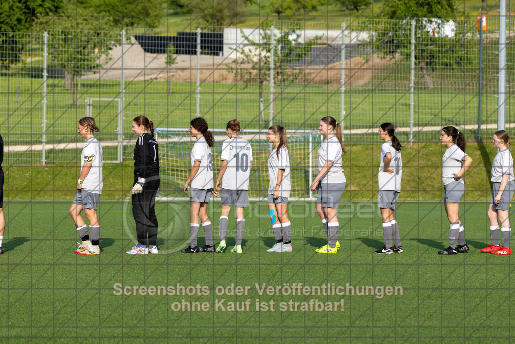 20260508_183353_0056_(c)_by_PhotoPeet | #,TSV Eschenbach (hell) vs. TSV Weilheim (rot), Fußball, C-Juniorinnen Kreisstaffel 2, Bezirk Neckar/Fils, 07.Spieltag,  Saison 2025/2026, Kunstrasenplatz, Schlater Straße, 73107 Eschenbach, 08.05.2026 - 18:30 Uhr,Foto: PhotoPeet / Sport- &amp; Eventfotografie / Peter Harich