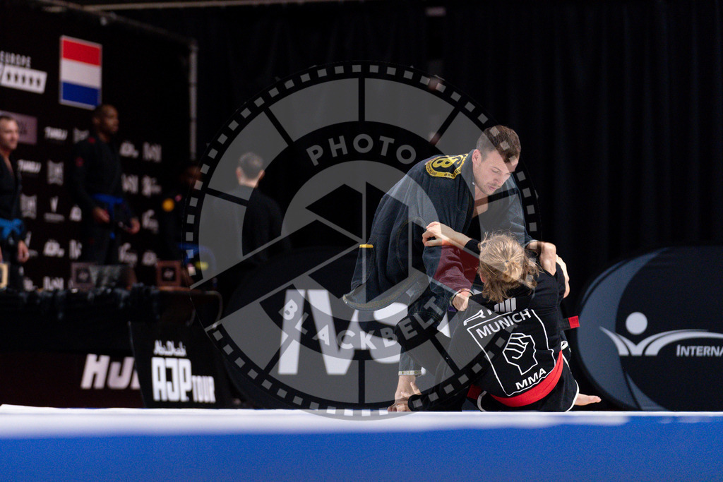 20241013PBB2904 | Athletes compete during the AJP Tour Europe Continental Jiu-Jitsu Amateurs & Masters Championship on October 13, 2024 in Almere near Amsterdam, Netherlands. © Chiara Dazi / photoblackbelt