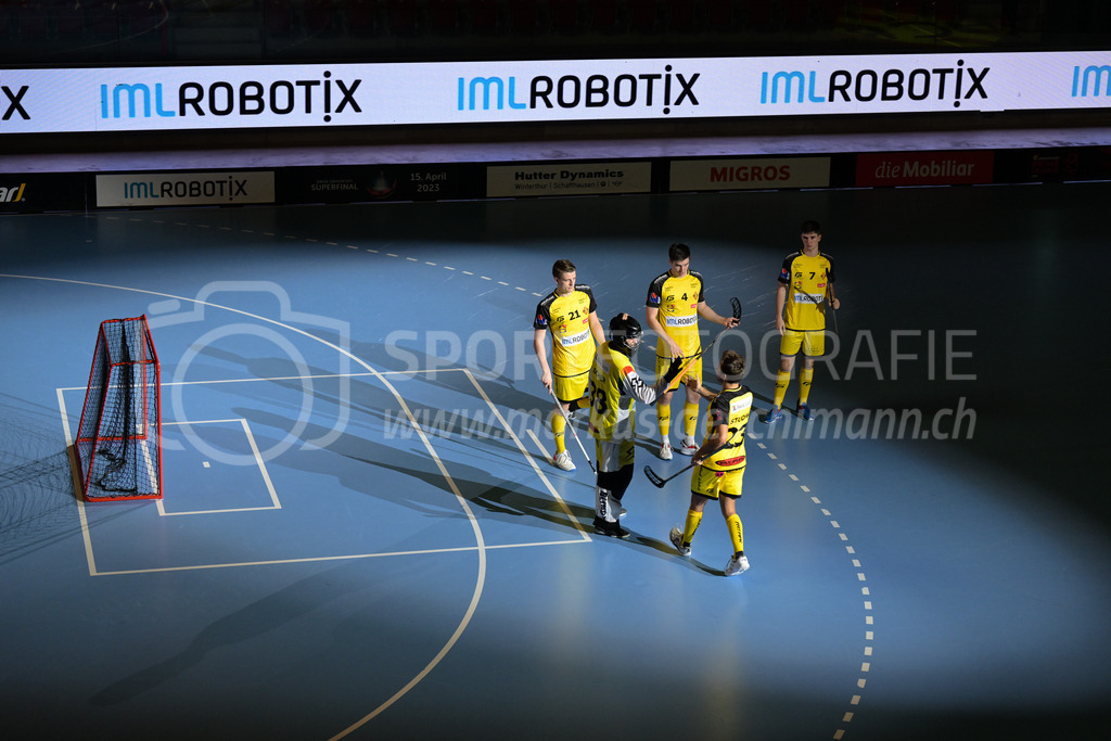 HC Rychenberg vs UHC Uster - 14. October 2022 | HC Rychenberg vs UHC Uster
AXA Arena, Winterthur
Starting Six mit Niklas Rutz (#21 HC Rychenberg), Luca Locher (#38 HC Rychenberg), Nils Conrad (#4 HC Rychenberg), Tobias Studer (#23 HC Rychenberg) und Levin Conrad (#7 HC Rychenberg).
Bild: Sportfotografie Markus Aeschimann | www.markus-aeschimann.ch - Realisiert mit Pictrs.com