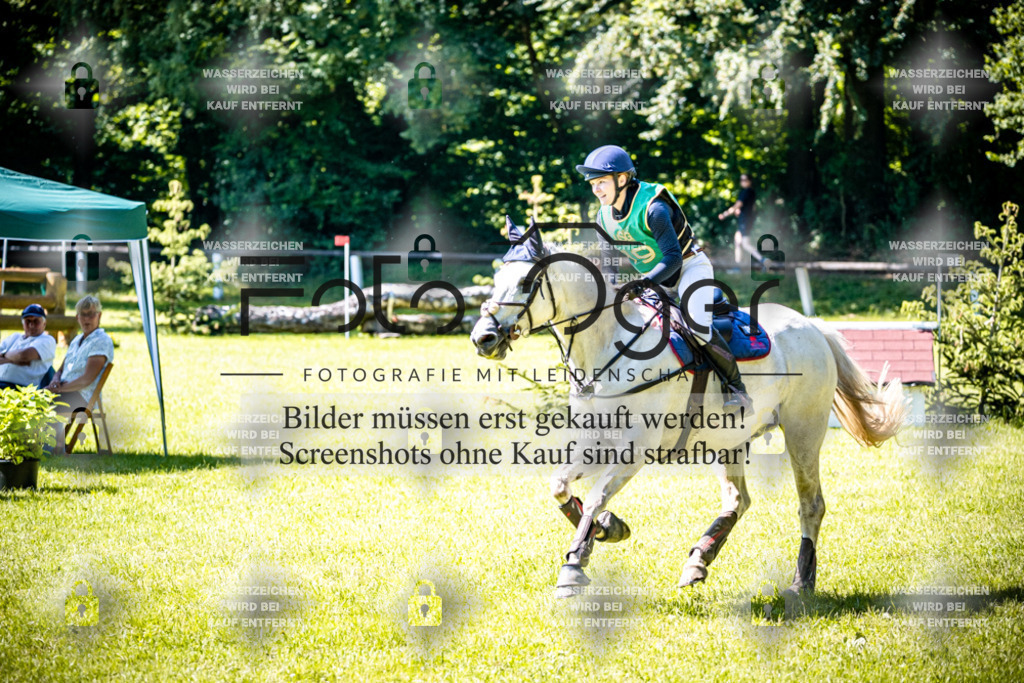 A1_Vielseitigkeitsturnier Melle Oldendorf-15c-0244 | Entdecke hochwertige Reitturnierfotos von Foto Oger. Professionell, emotional und authentisch – jetzt Lieblingsmomente im Shop bestellen.Deutschlandweite Turnierfotografie. - Realisiert mit Pictrs.com