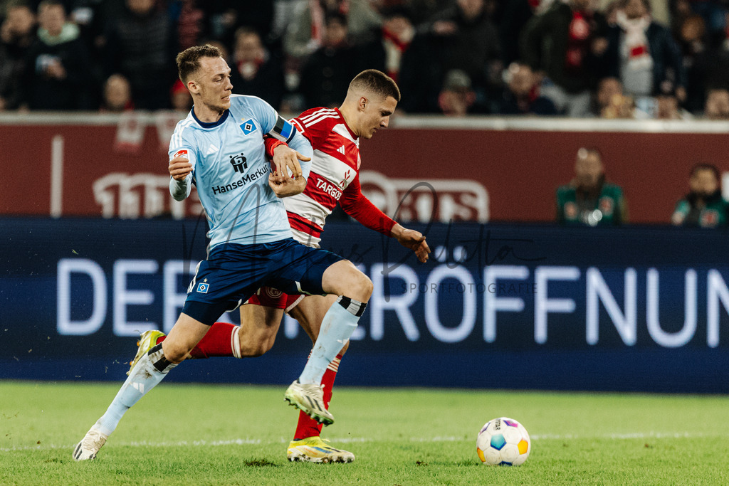2. Bundesliga, Saison 2023/24, 25. Spieltag: Fortuna Düsseldorf - Hamburger SV | Düsseldorf, 08.03.2024: 2. Bundesliga, 25. Spieltag, Fortuna Düsseldorf gegen Hamburger SV in der Merkur Spiel-Arena in Düsseldorf. Foto: sportfotografie.ms | Markus Paletta - Realisiert mit Pictrs.com