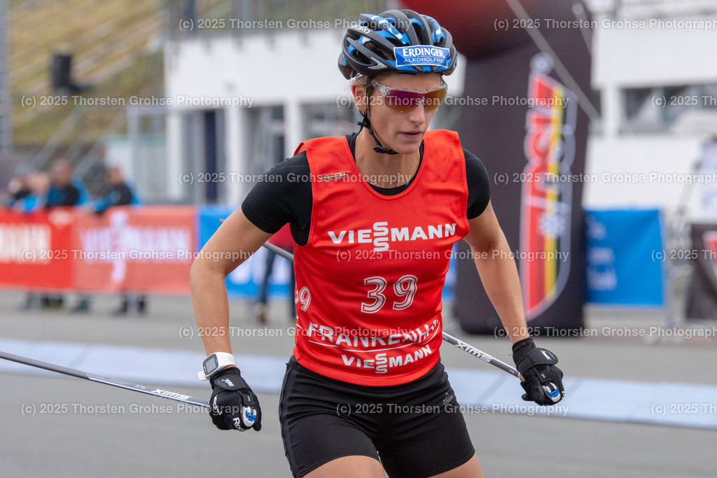 Deutsche Meisterschaften Biathlon | Deutsche Meisterschaften Biathlon, Speziallanglauf Frauen am 14.09.2018 in der DKB SKI ARENA in Oberhof, (Deutschland)

Bild: Hinz Vanessa vom SC Schliersee / Zoll - Realisiert mit Pictrs.com