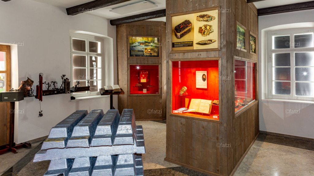Bergbau-Museum Innen _fatzi_20230908-155849-Pano | Fatzi Bilder-Archiv! 
Die Bilder sind für private Nutzung lizenzfrei. Die kommerzielle Nutzung ist möglich und erwünscht, jedoch bitte ich um vorherige Kontaktaufnahme per E-Mail (info@fatzi.at) oder unter +43 650 7828269 - Realisiert mit Pictrs.com