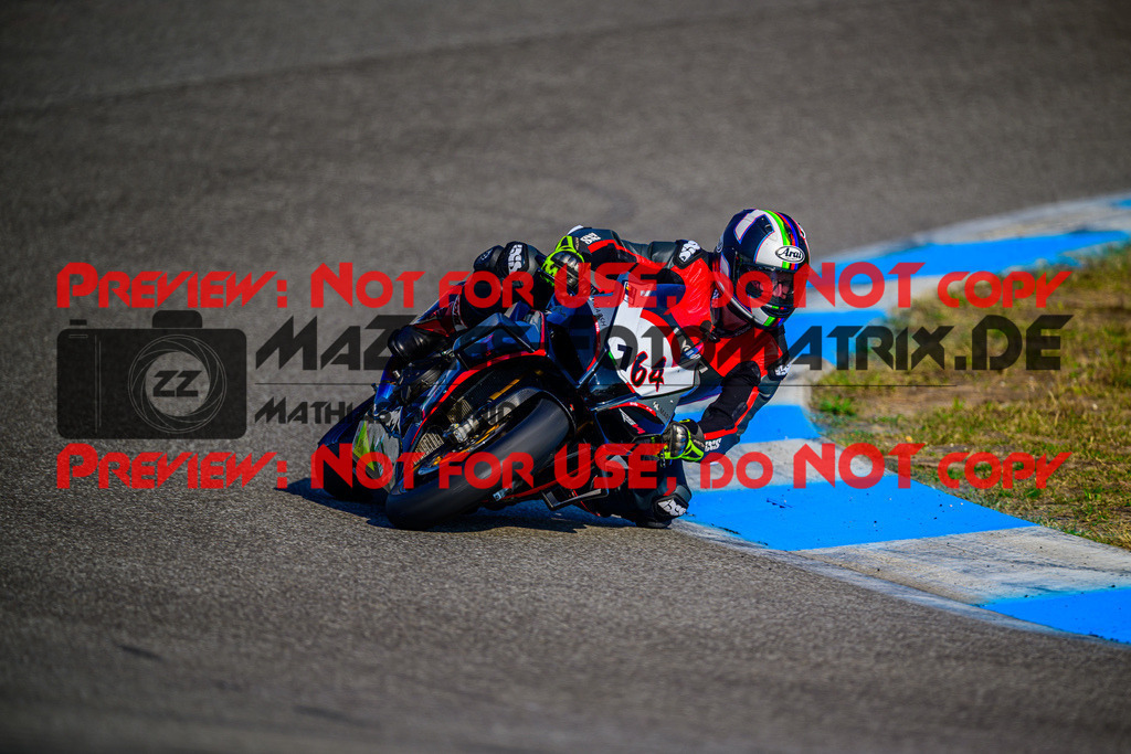 MaZZes_Fotomatrix_20250929_6007705_1360 | WEISS