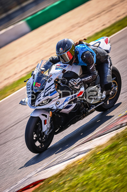 0983-240901_EL-014_983 | Deine Full-Service-Agentur für ✔️Videoproduktionen und ✔️Motorsportfotografie Jetzt Angebot anfragen!