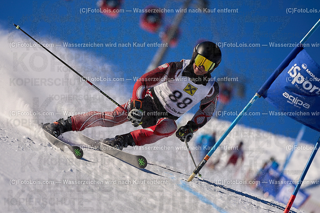 ALP3081_MASTERS-Cup_GS-B Herrn_Barabas Stanislaw | (C)FotoLois.com, Alois Spandl. FIS Masters-Cup Wildschönau, Giant Slalom auf der Piste Schatzberg GS, Siegerehrung auf dem Dorfplatz Niederau, Sa 13. Januar 2024.