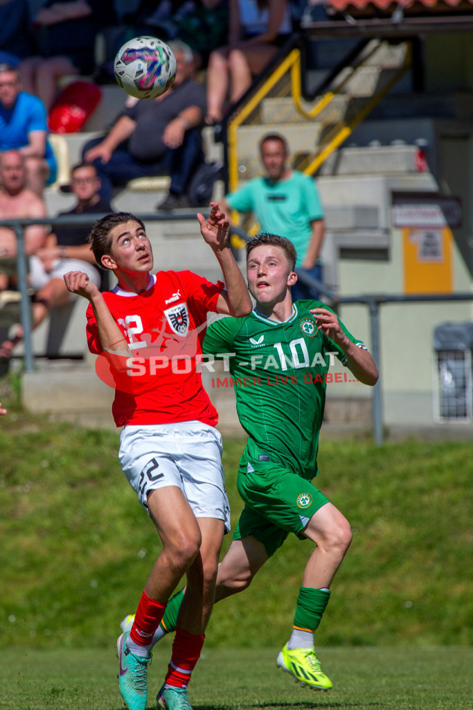 Fußball Halbfinale | Elias Mitterbauer (U15 Österreich #22) Richard Ferizaj (U15 Irland #10) Fußball Halbfinale, Irland U15 - Österreich U15 am 29.04.2024 in Arnoldstein (Sportplatz), Austria, (Photo by Ernst Krawagner sport-fan.at) - Realisiert mit Pictrs.com