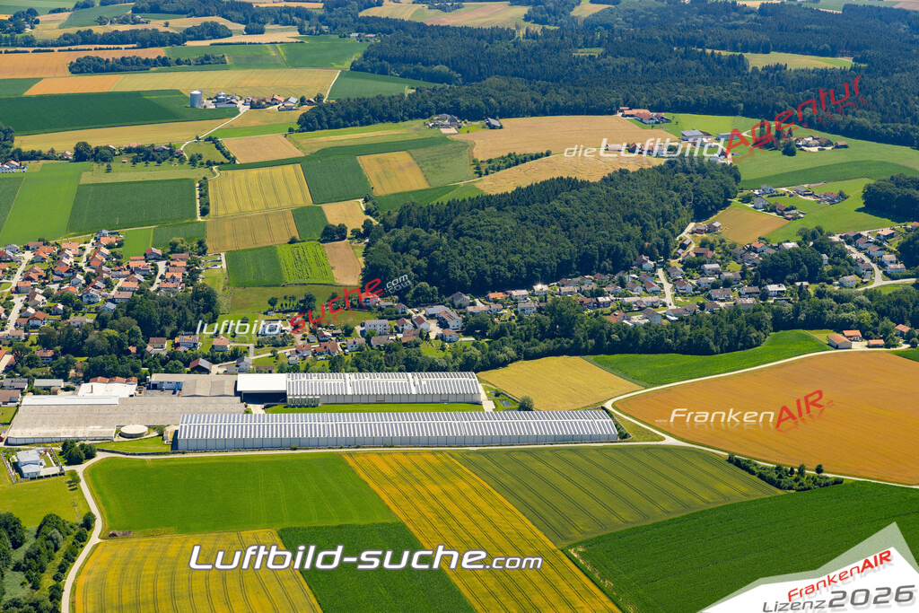 Aktuelles Luftbild von  Roßbach - Die Luftaufnahme wurde 2022 mittels UL-Flugzeug erstellt ( keine Drohne ) - hochauflösende Kamera-Systeme von  Canon -Beste Qualität - Für grossformatige Ausdrucke geeignet. Die Geschenkidee !