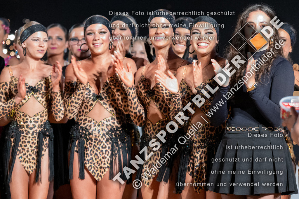 20250504-01821 | Hier finden Sie Tanz Bilder vom Latein und Standard Formationen tanzen. Sportbilder vom Tanzsport. Schöne Fotos und von Weltmeisterschaft, Europameisterschaft, Bundesliga, Regionalliga, Oberliga und Landesliga sowie von GOC Stuttgart, DanceComp, WM Bremen