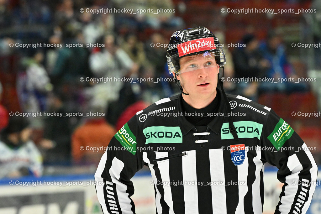 EC IDM WÄRMEPUMPEN VSV vs. Steinbach Black Wings Linz | RIECKEN SIMON Referee, EC IDM WÄRMEPUMPEN VSV vs. Steinbach Black Wings Linz, EC IDM WÄRMEPUMPEN VSV vs. Steinbach Black Wings Linz am 28.11.2025 in Villach (Stadthalle Villach), Austria, (Photo by Bernd Stefan)