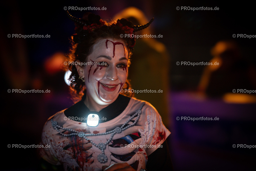 Halloween Run 2024 in Koeln, 31.10.2024 | Impressionen vom Halloween Run 2024 am 31.10.2024 in Koeln (Forstbotanischer Garten Rodenkirchen). Foto: BEAUTIFUL SPORTS/Axel Kohring