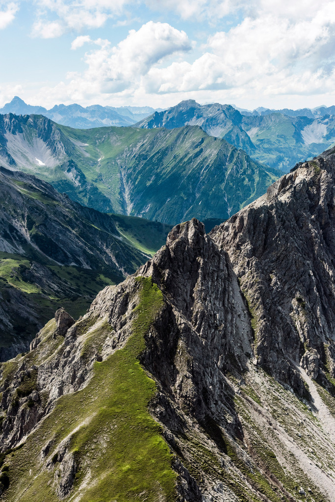 dr__0019351.jpg | TARRENZ 04.07.2017 Felsen- Massiv und Berglandschaft der Alpen in Tarrenz in Tirol, Österreich. // Rock and mountain landscape the Alps in Tarrenz in Tirol, Austria. Foto: Daniel Reiter