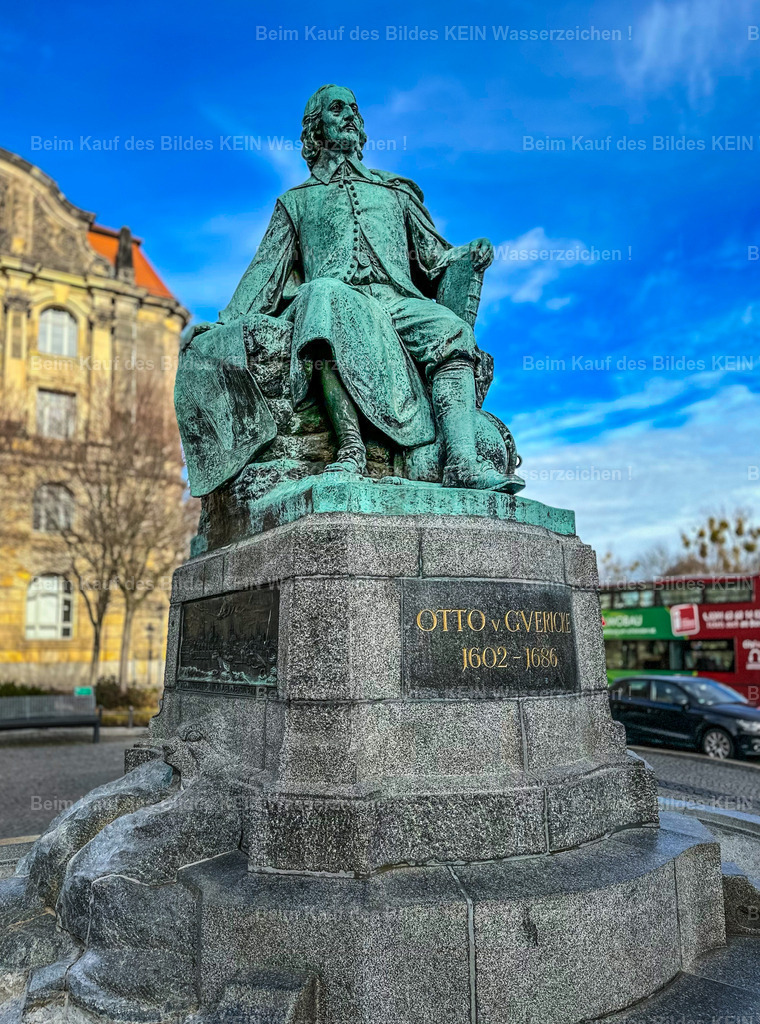 Magdeburg Otto-von-Guericke Denkmal-1270 | Otto-von-Guericke-Denkmal am Alten Markt - Realisiert mit Pictrs.com