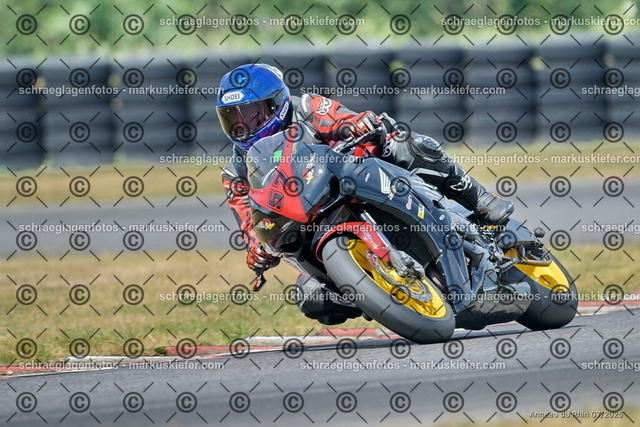 25bt04-1342 | markuskiefer.com - Realisiert mit Pictrs.com