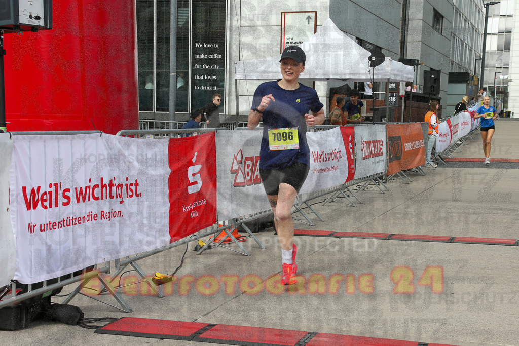 250920_1325_EX1_4434 | Sportfotografie im Rhein-Sieg Kreis, Köln, Bonn, NRW, Rheinland Pfalz, Hessen, etc. Unser Tätigkeitsfeld umfasst den Laufsport vom Volkslauf über den Marathon, Duathlon, Triathon bis zum Ultralauf wie Kölnpfad Ultra oder Schindertrail.