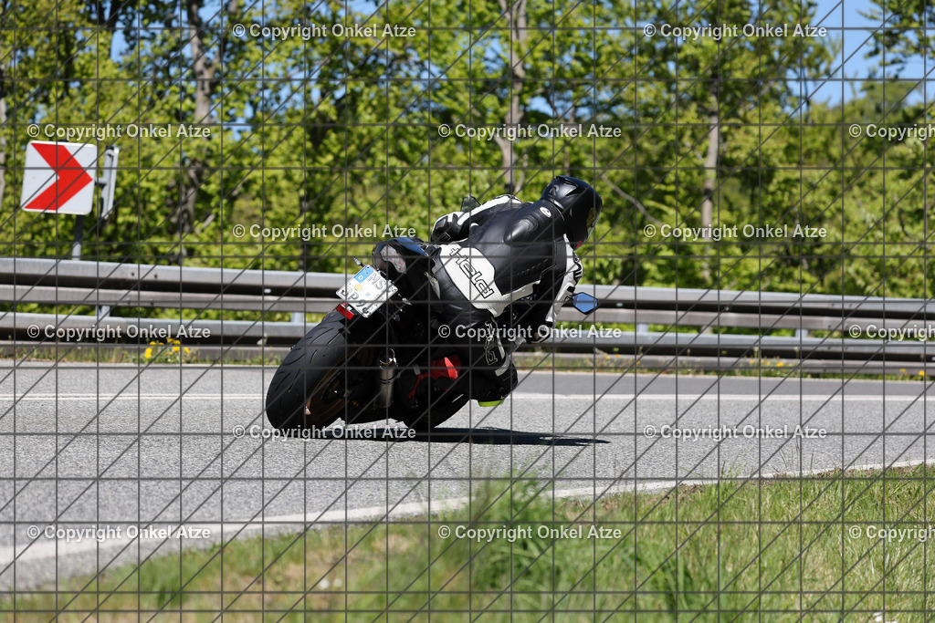 IMG_9851 | Fotograf am Kyffhäuser. Onkel Atze. Kyffhäuser Rennstrecke. Café36. Motorsportfotografie. - Realisiert mit Pictrs.com