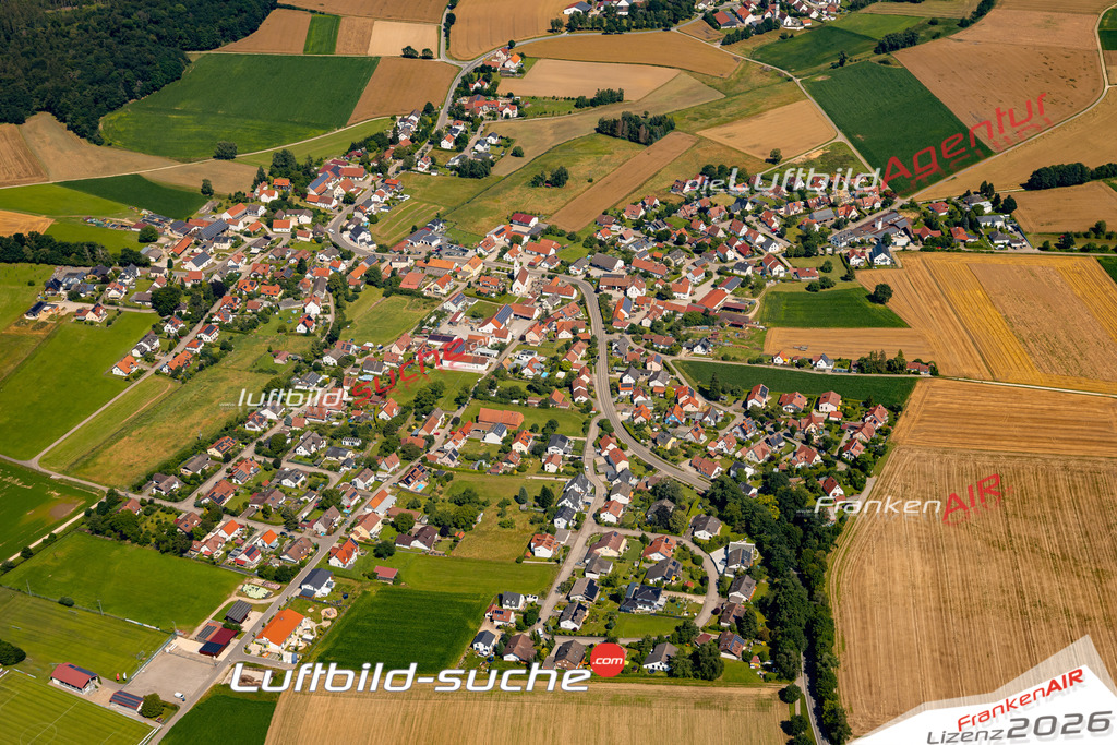 Das Luftbild zeigt : Rinnenthal Friedberg - Die Luftaufnahme wurde 2024 vom UL-Flugzeug aus erstellt ( keine Drohne ) - Hochauflösende Luftaufnahme - Für grossformatige Ausdrucke geeignet. Die Geschenkidee !Mit Lizenz und Bildrechte bestellbar