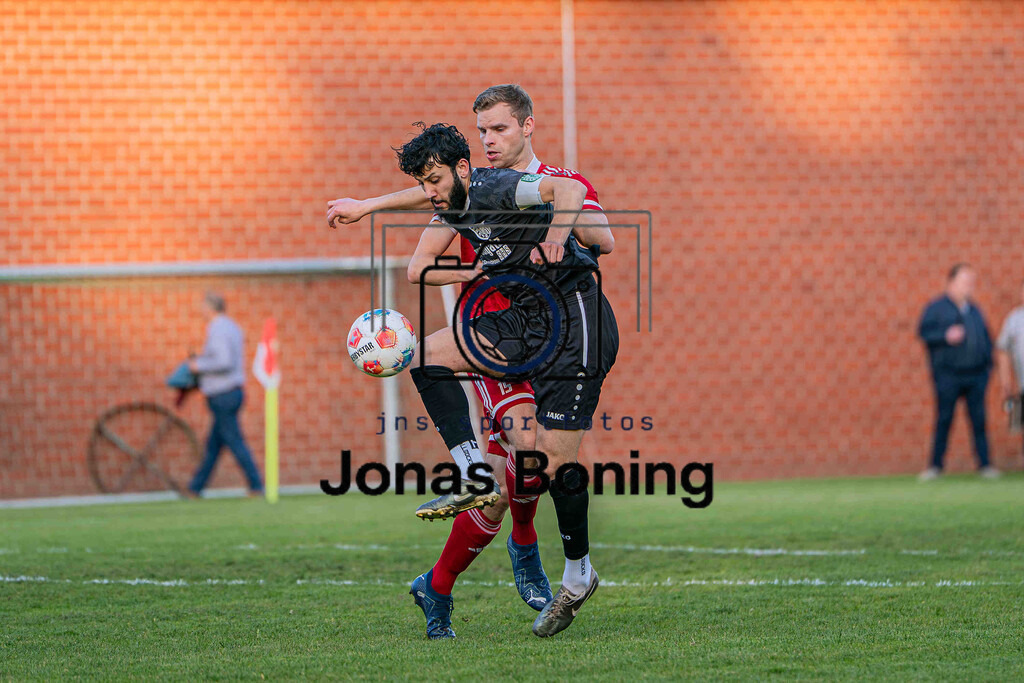 Fußball I Herren I Saison 2025-2026 I Bezirksliga Weser-Ems 4 I 19. Spieltag I SV RW Visbek - SV Hansa Friesoythe I 08573 | jns.sportfotos - Realisiert mit Pictrs.com
