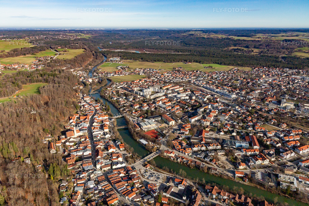 Luftbild: Ortsansicht von Süden in Wolfratshausen im Bundesland Bayern in Deutschland. Foto: IMG_139509.jpg vom 27.12.2023 durch Werner Riehm/FLY-FOTO.de