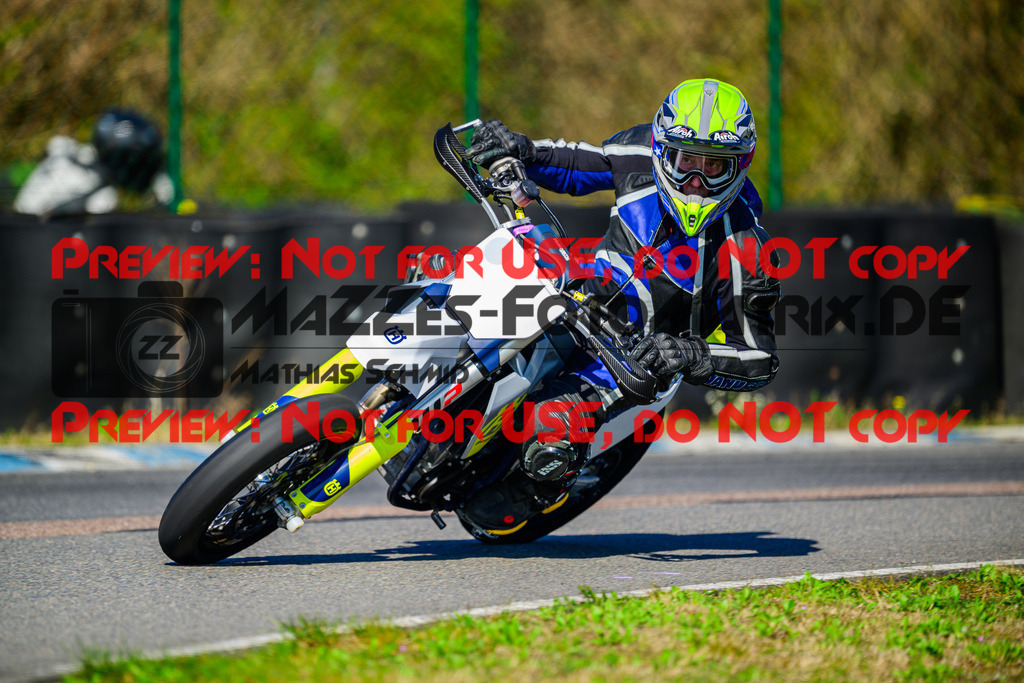 MaZZes_Fotomatrix_20250328_6007705_7550 | Fotograf Mathias Schmid
Sportfotograf,
Eventfotograf,
Hochzeitsfotograf,
Portraitfotograf