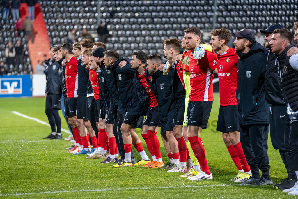 SG Sonnenhof Großaspach vs. SGV Freiberg, Fussball, Regionalliga Suedwest, 30. Spieltag, 22.04.2026 | SG Sonnenhof bedankt sich bei den Fans,SG Sonnenhof Großaspach vs. SGV Freiberg, Fussball, Regionalliga Suedwest, 30. Spieltag, 22.04.2026